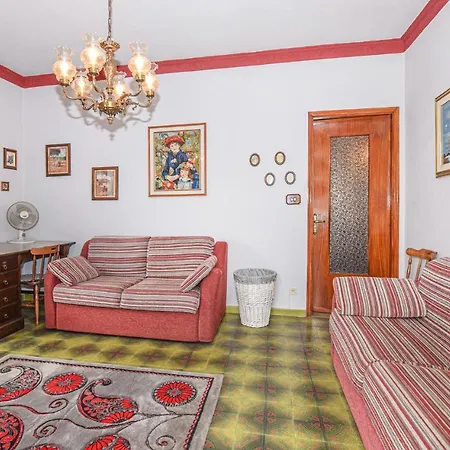 Ferienhaus Amazing In Sant'ambrogio Di T *
